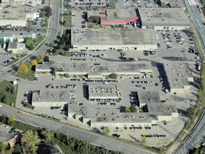 550 Parkside Dr, Waterloo - Helicopter Image