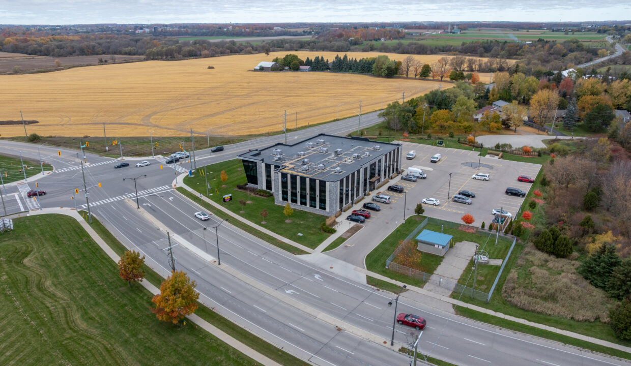 2415 University Ave E, Waterloo Unit 201