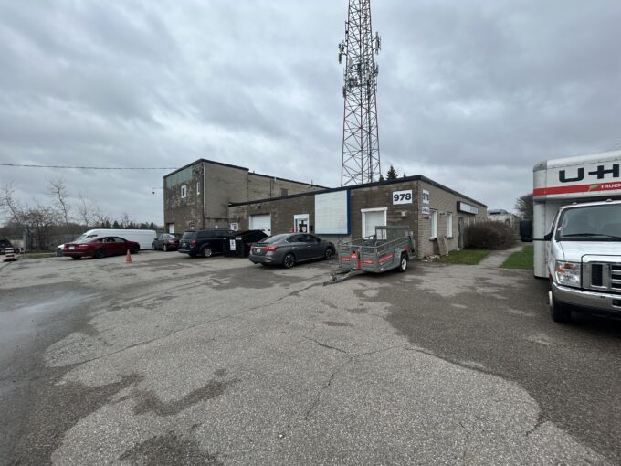 978 Bishop St N, Cambridge