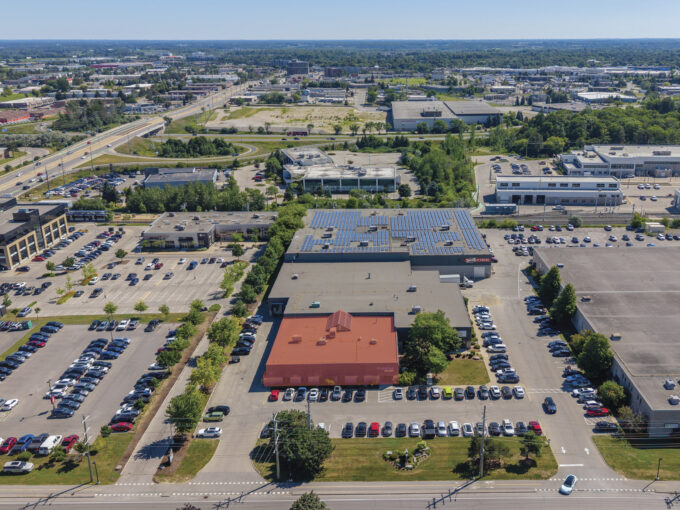 560 Parkside Dr, Waterloo